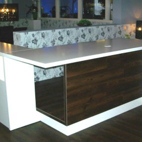 Balie achter bank